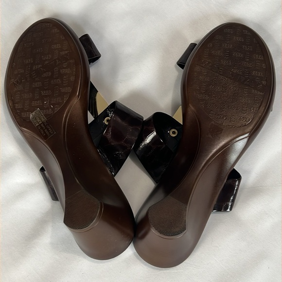 Italian Shoemakers Brown Croc Embossed Sandals w/ Gold Hardware - Picture 6 of 6